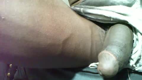 Snapshot of sunnyjohn447 chatting on 10/14/25, 09:37 Sunnyblack2 online show from 10/14/25, 09:37