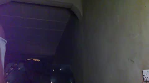 Snapshot of sunnyjohn447 chatting on 10/21/25, 10:05 Sunnyblack2 online show from 10/21/25, 10:05