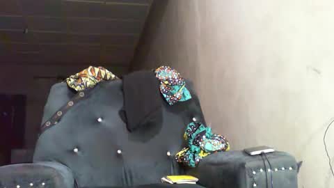 Snapshot of sunnyjohn447 chatting on 10/30/25, 09:44 Sunnyblack2 online show from 10/30/25, 09:44