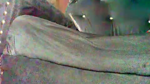 Snapshot of sunnyjohn447 chatting on 10/31/25, 10:11 Sunnyblack2 online show from 10/31/25, 10:11