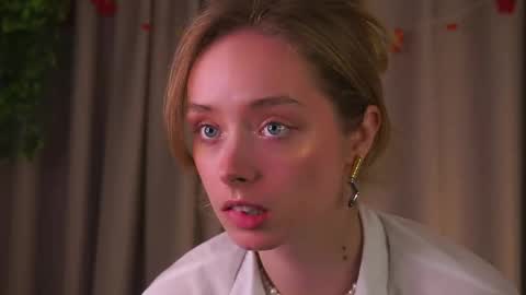 Helga online show from 12/05/25, 12:08