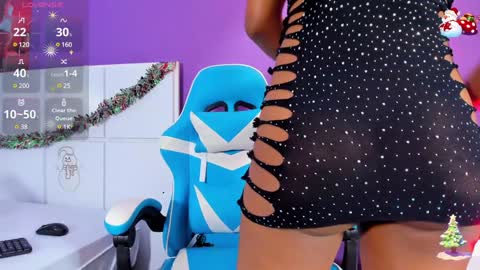 Snapshot of sunnypage chatting on 12/17/24, 12:11 online show from 12/17/24, 12:11