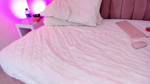      online show from 10/19/25, 07:14