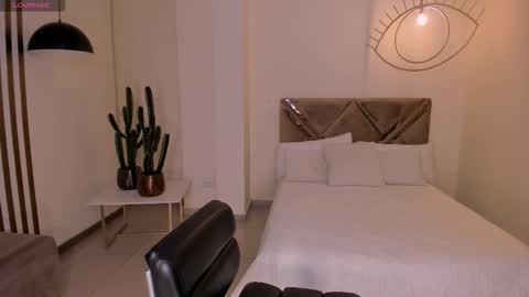 Snapshot of sunnyrivers_ chatting on 10/28/25, 05:48 Sunny Rivers online show from 10/28/25, 05:48