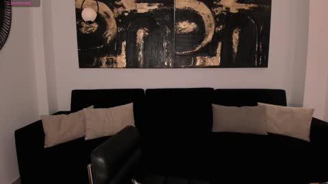 Snapshot of sunnyrivers_ chatting on 11/12/25, 05:02 Sunny Rivers online show from 11/12/25, 05:02