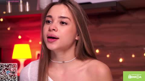 Snapshot of sunsally chatting on 12/08/24, 10:03 Sally online show from 12/08/24, 10:03