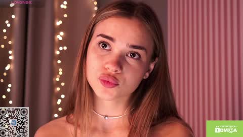 Snapshot of sunsally chatting on 12/16/24, 01:53 Sally online show from 12/16/24, 01:53