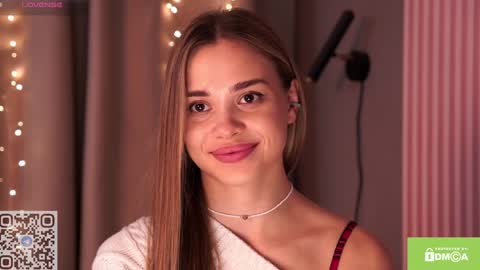 Snapshot of sunsally chatting on 12/20/24, 07:39 Sally online show from 12/20/24, 07:39