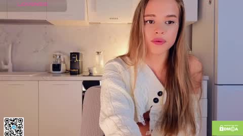 Snapshot of sunsally chatting on 03/03/25, 08:32 Sally online show from 03/03/25, 08:32