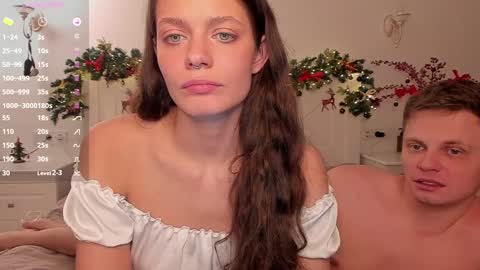 Snapshot of sunsay_effie chatting on 12/19/24, 10:00 Effie Beautiful girl and Sunsay lucky boy online show from 12/19/24, 10:00
