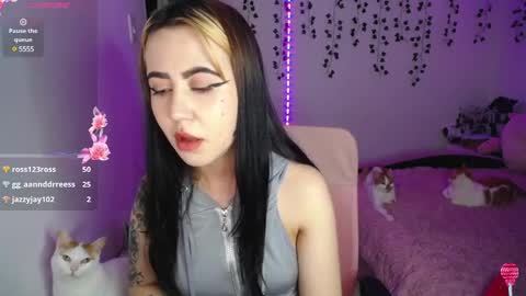Snapshot of sunset_pienk chatting on 12/11/24, 05:53 Sunset online show from 12/11/24, 05:53
