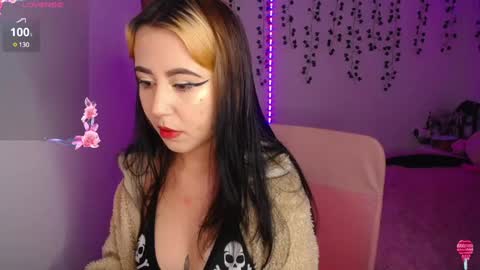 Snapshot of sunset_pienk chatting on 12/19/24, 02:12 Sunset online show from 12/19/24, 02:12