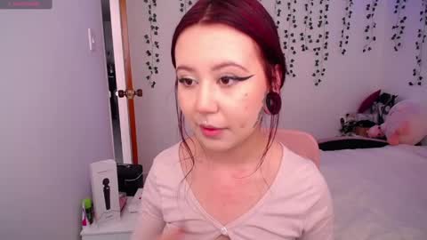 Snapshot of sunset_pienk chatting on 01/23/25, 07:40 Sunset online show from 01/23/25, 07:40