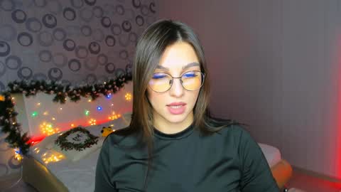 Snapshot of sunsetwithava chatting on 12/21/24, 04:57 sunsetwithava online show from 12/21/24, 04:57