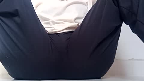 Annie online show from 12/02/24, 07:38