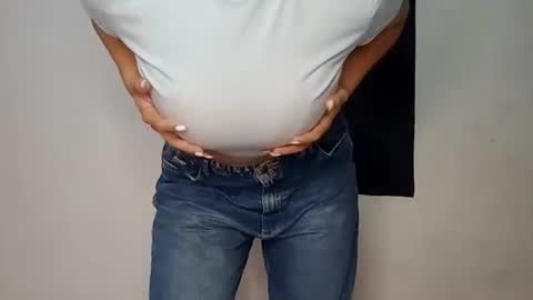 Annie online show from 12/15/24, 02:41