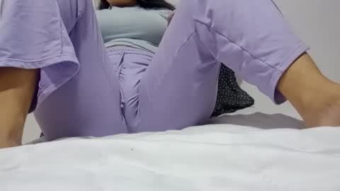 Annie online show from 10/27/25, 05:50