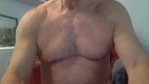 Snapshot of suntrdr077 chatting on 10/26/25, 06:25 suntrdr077 online show from 10/26/25, 06:25