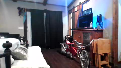 Snapshot of superd512 chatting on 12/10/24, 08:40 Guero Cash online show from 12/10/24, 08:40