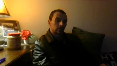 Snapshot of superd512 chatting on 01/11/25, 08:11 Guero Cash online show from 01/11/25, 08:11