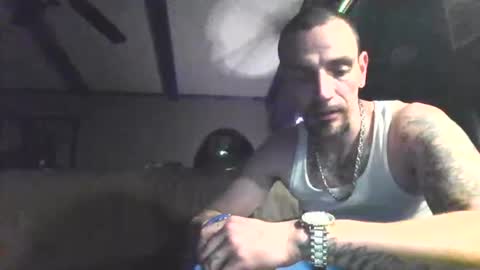 Snapshot of superd512 chatting on 03/09/25, 04:16 Guero Cash online show from 03/09/25, 04:16