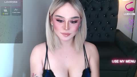 Snapshot of superh0tangelxx chatting on 09/21/25, 02:02 CARMINA online show from 09/21/25, 02:02