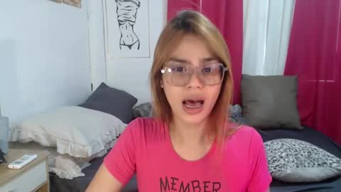 Snapshot of superhotvaleria chatting on 09/27/25, 07:13 Im val online show from 09/27/25, 07:13