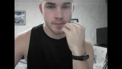 Snapshot of supermanqsky chatting on 12/28/24, 01:59 SupermanQSky online show from 12/28/24, 01:59