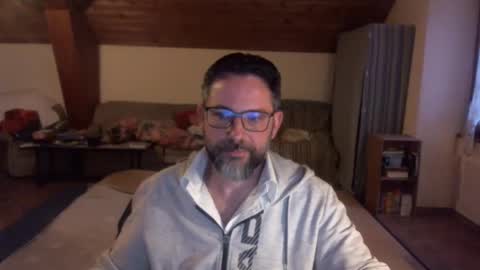 supersquirrel81 online show from 11/16/25, 04:01