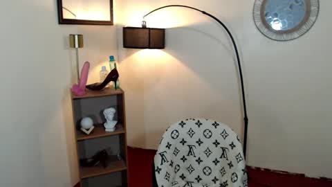 Snapshot of supertrushka chatting on 10/21/25, 05:35 clainyy online show from 10/21/25, 05:35