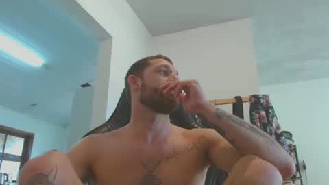 Snapshot of surfdog95 chatting on 09/19/25, 05:46 surfdog95 online show from 09/19/25, 05:46