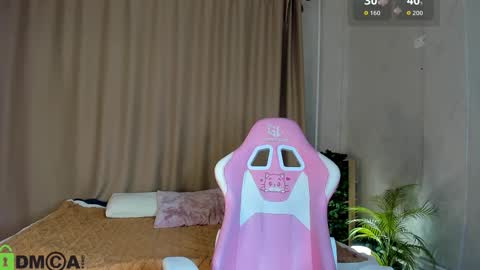 Snapshot of susan__clark chatting on 10/20/25, 01:06 Annie online show from 10/20/25, 01:06