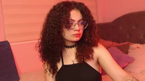 Snapshot of susan_bluee chatting on 12/11/24, 12:55 Susan online show from 12/11/24, 12:55