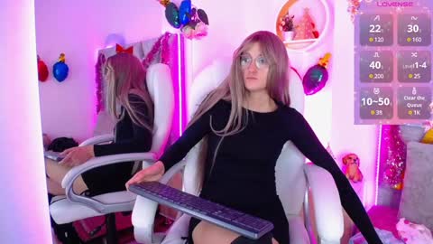 Susan online show from 12/22/24, 03:44