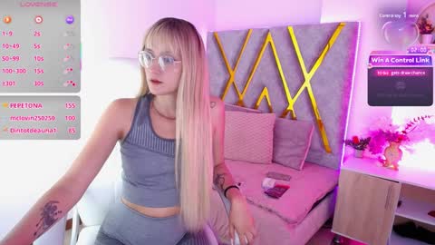 Susan online show from 01/19/25, 02:59