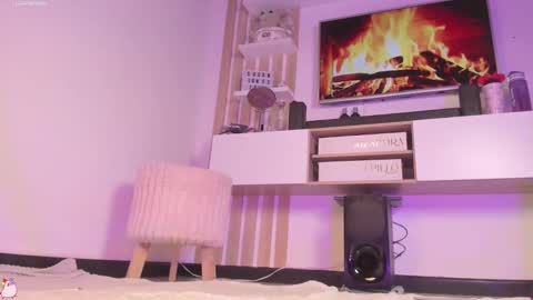 Snapshot of susan_jones_tcw chatting on 09/16/25, 12:33 online show from 09/16/25, 12:33