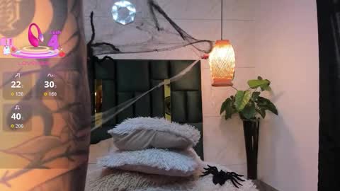 Susana W online show from 10/30/25, 08:42