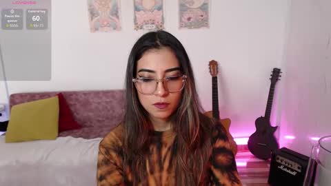 Susana hendrix    online show from 11/20/25, 06:29