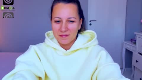 Snapshot of susanjewel chatting on 09/18/25, 06:37 SusanJewel online show from 09/18/25, 06:37