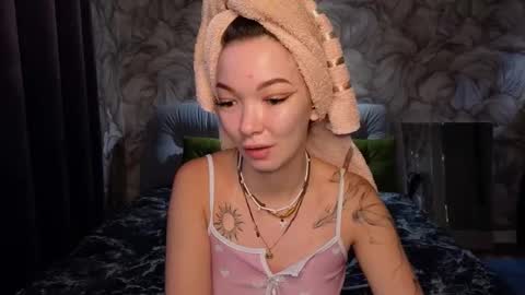 Snapshot of susannjohnson chatting on 10/06/25, 12:19 susannjohnson online show from 10/06/25, 12:19