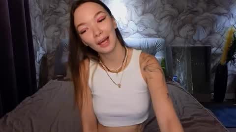 Snapshot of susannjohnson chatting on 10/11/25, 12:32 susannjohnson online show from 10/11/25, 12:32