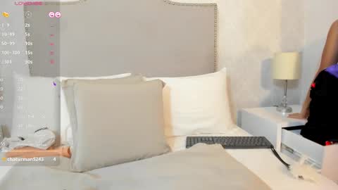 susanthomass online show from 11/19/25, 07:36