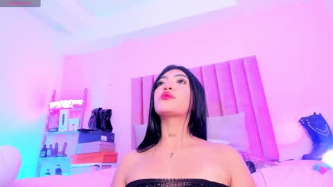 Snapshot of sussan_nicolle1 chatting on 01/27/25, 03:28 Sussan Nicole online show from 01/27/25, 03:28