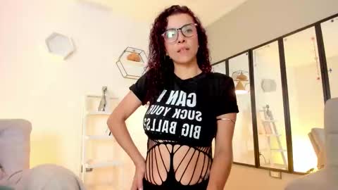 Sussan Keller online show from 10/20/25, 04:07