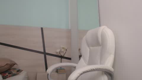 sussy leon online show from 01/18/25, 06:32