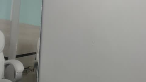 sussy leon online show from 02/05/25, 06:59