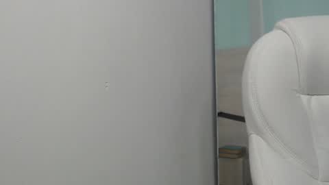 sussy leon online show from 02/13/25, 12:43