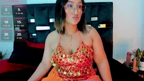 Snapshot of sussysunny_ chatting on 10/31/25, 05:25 Sussy Sunny online show from 10/31/25, 05:25