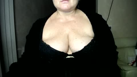 Curvy Charm online show from 01/06/25, 06:31