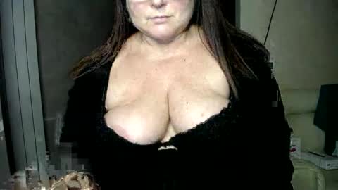 Curvy Charm online show from 01/15/25, 09:30